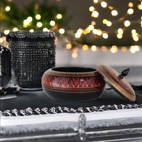 Hand-Made Wooden Lacquer Work Round Small Pot
